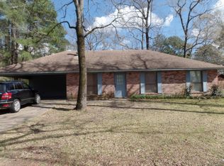 734 Paradise Rd, Pineville, LA 71405