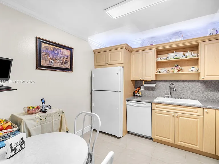 4160 Inverrary Dr #308 — Photo 9