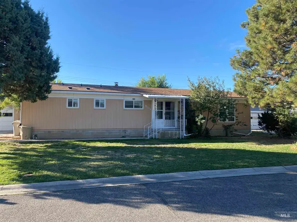 10475 W Halstead Dr, Boise, ID 83704