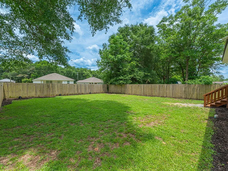 3168 Maple St — Photo 17