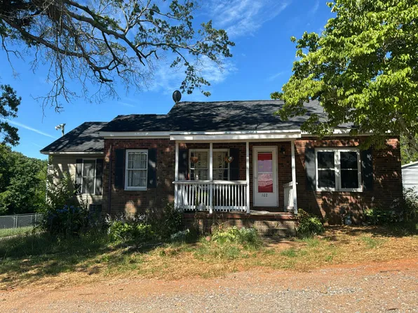 102 Hill St, Blacksburg, SC 29702