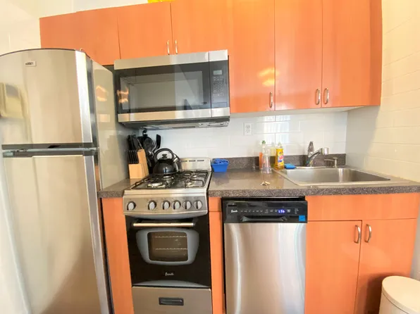 239 West 12th Street image 4 of 4