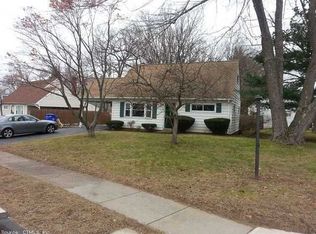 16 Woodstock Pl, East Hartford, CT 06118