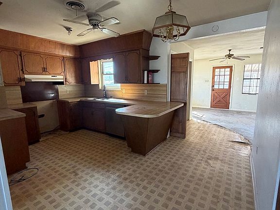 3rd image of 2513 Carleton Dr