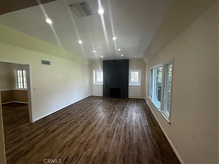 2151 N Altadena Dr — Photo 9