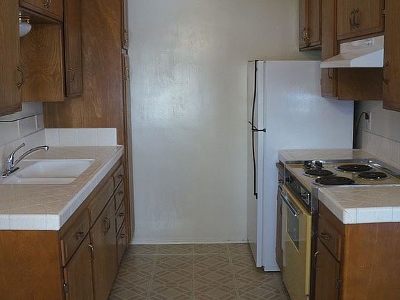 4th image of 4065 Iowa St APT 5