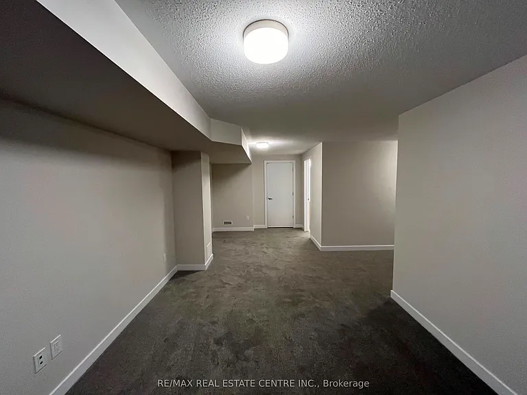 540 Oldenburg Ave — Photo 11
