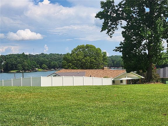 4th image of 103 Clearwater Dr