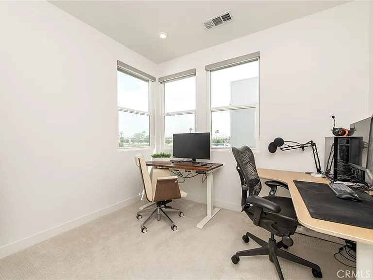 1515 W Bushell St — Photo 10