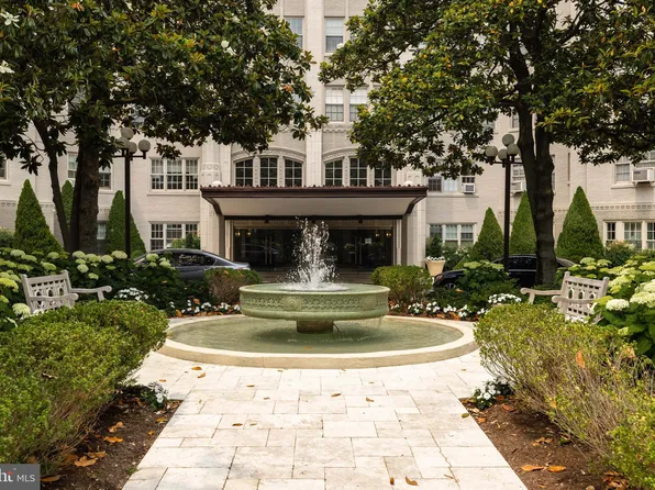 2737 Devonshire Pl NW APT 116, Washington, DC 20008