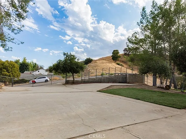 27601 Endeavor St — Photo 7
