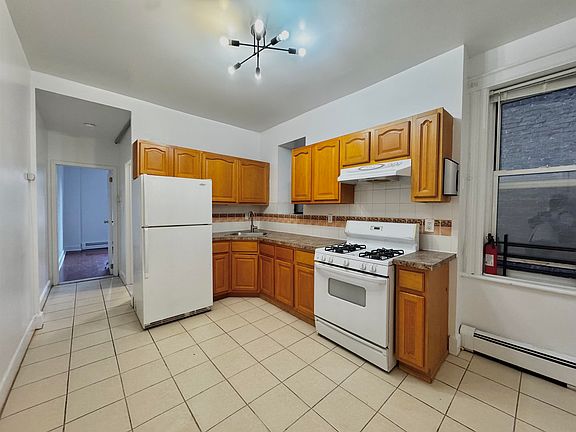 2nd image of 94 North St APT 2S