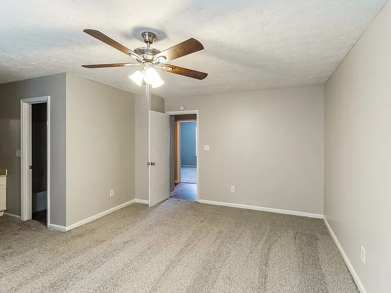 5292 Kinsdale Ln — Photo 10