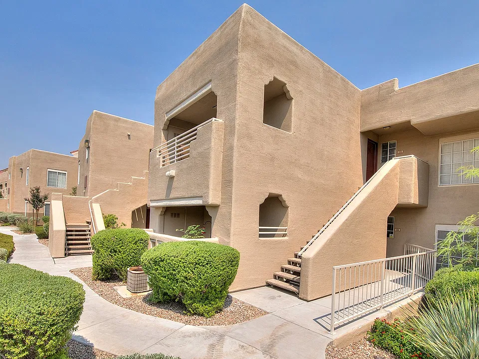 1900 Mountain Hills Ct #206