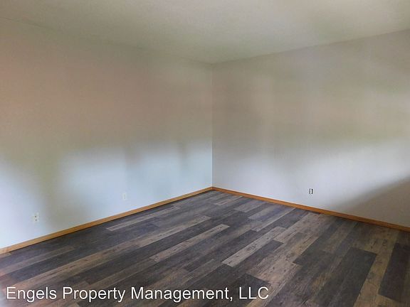 3rd image of 1668 N Lawndale Ave
