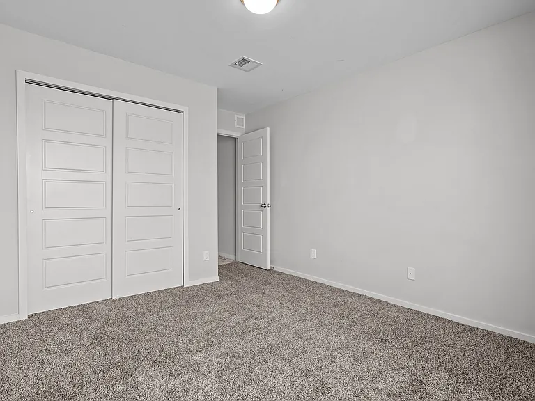 13813 Flora Vista Ave — Photo 18