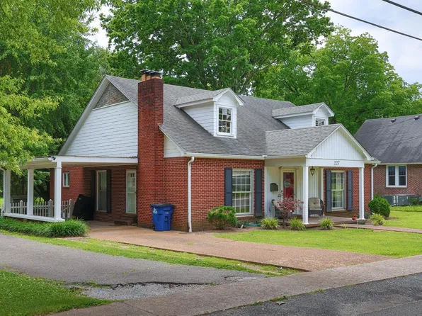 227 Poplar St, Martin, TN 38237