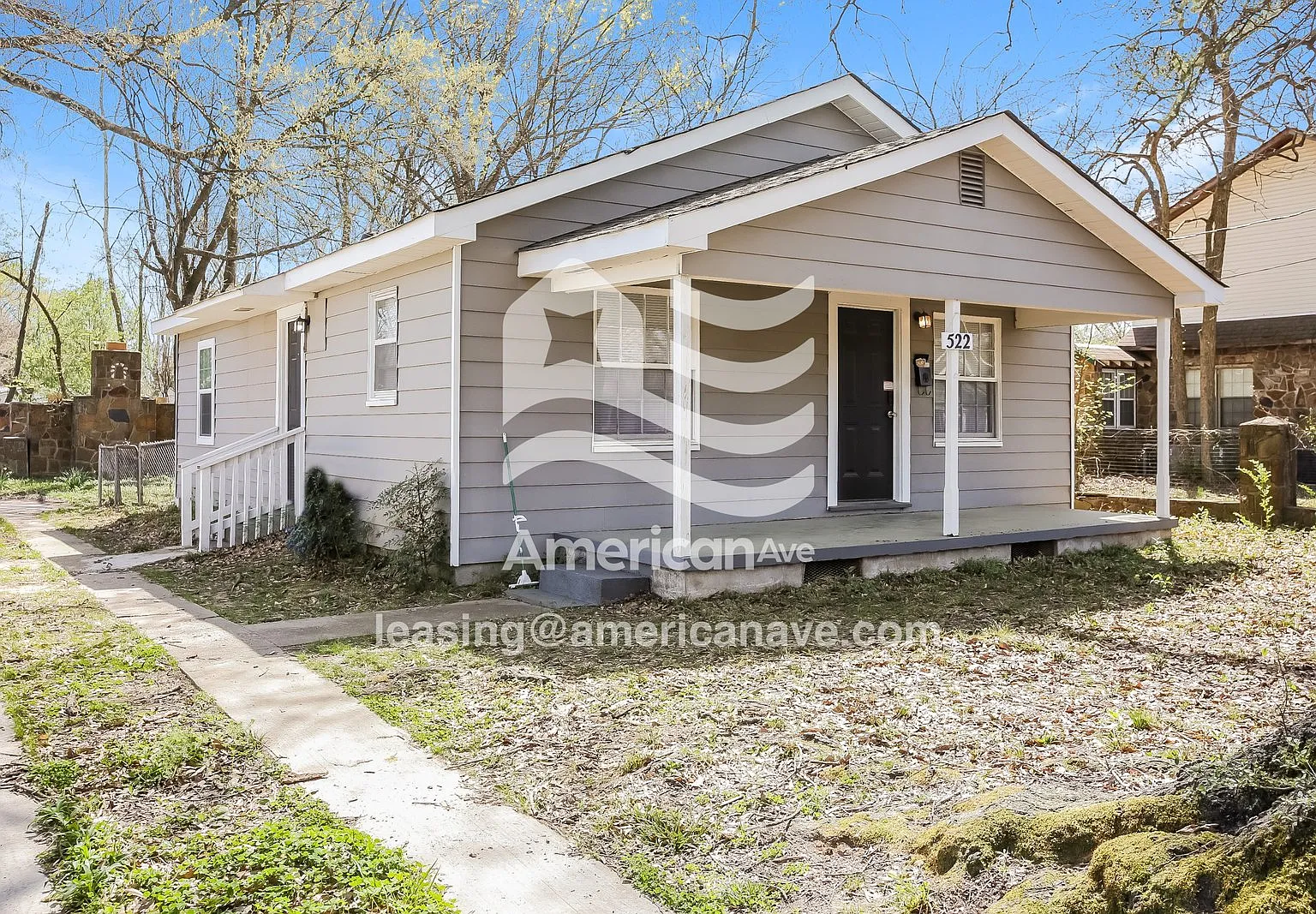 3 bed, 1.0 bath, 1100 sqft, $844 — Photo 2