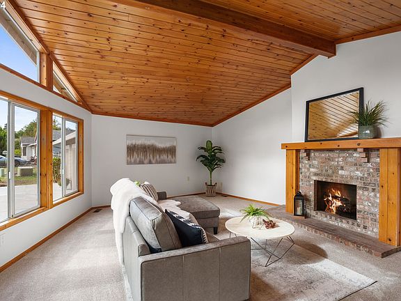 3rd image of 890 SE 25th Ct