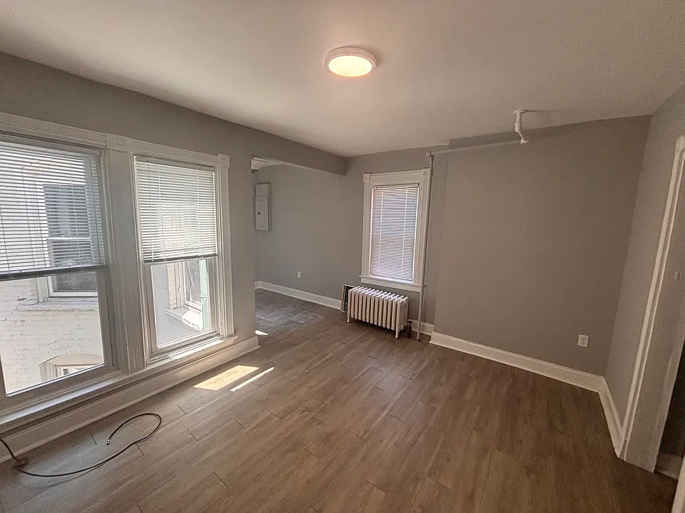 232 Richmond Ave #4