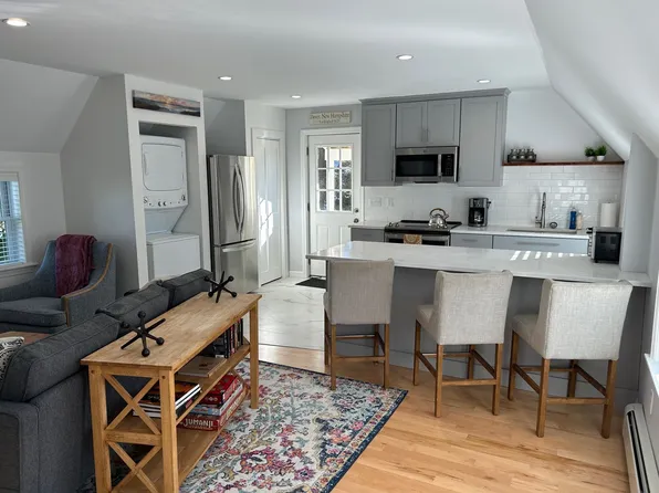 9 Angle St #A, Dover, NH 03820