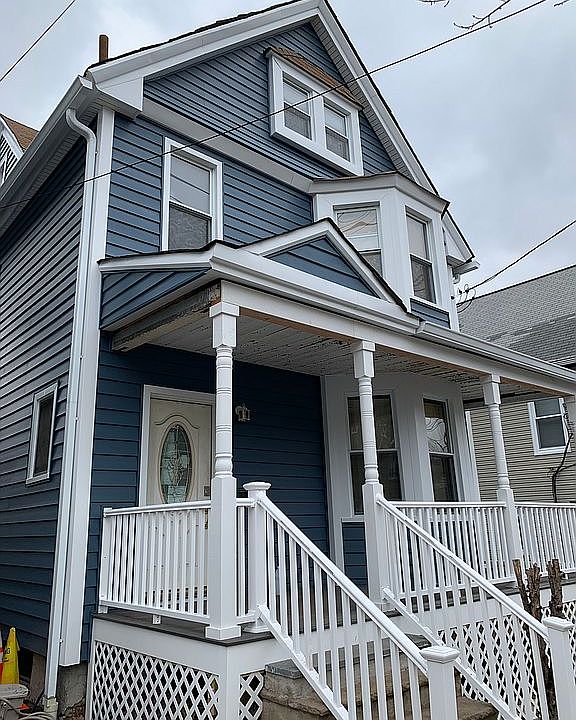1st image of 33 Lawrence Ave
