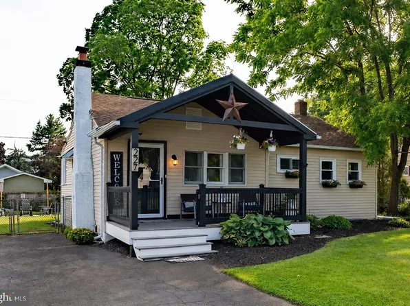 227 Roberts Ave, Horsham, PA 19044