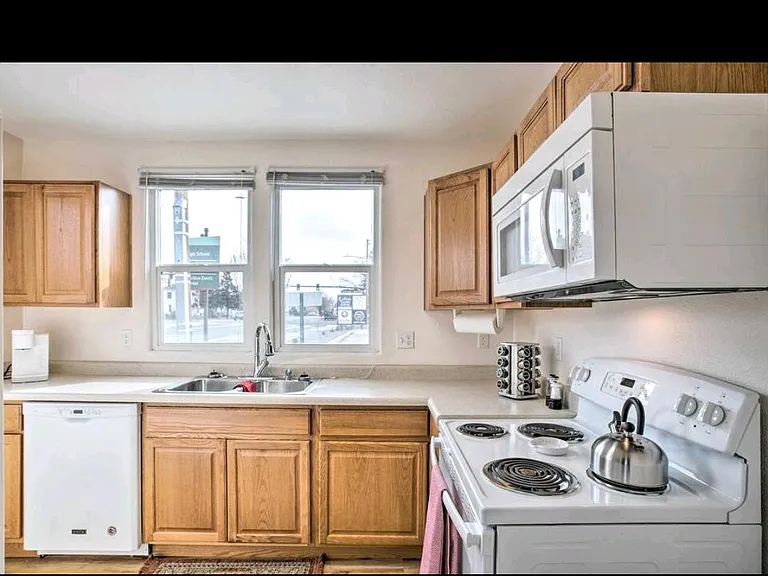 410 S Townsend Ave — Photo 9