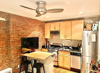 Rented by Century 21 Premier 