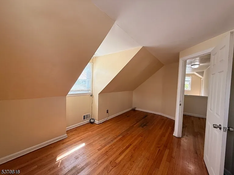183 Reeve Ter — Photo 18