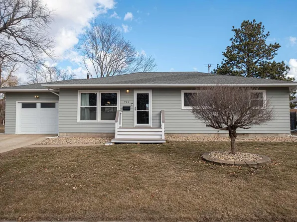 924 NE 5th St, Madison, SD 57042