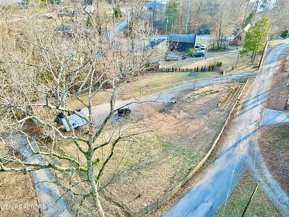 4th image of Deer Trail Cir