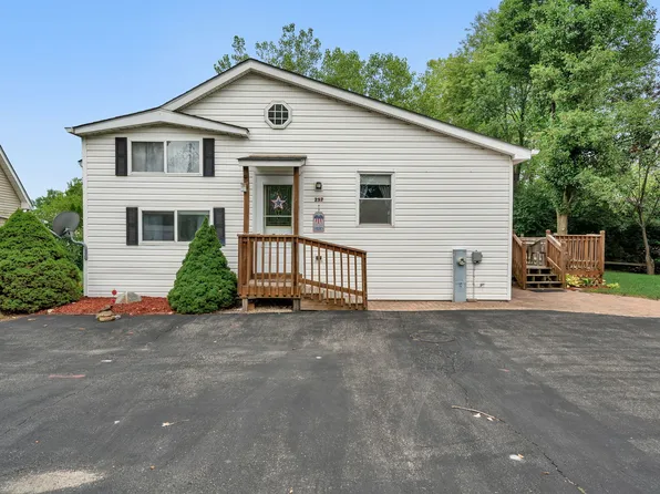 257 Fossil Point Ct, Wilmington, IL 60481