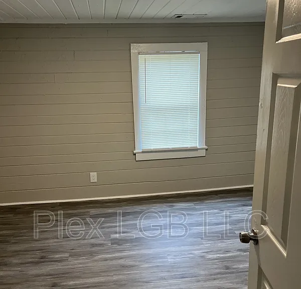 103 Mitchell Ave — Photo 3