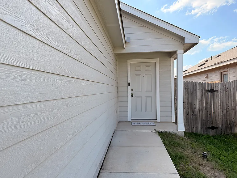 7707 Chancery Gate — Photo 2