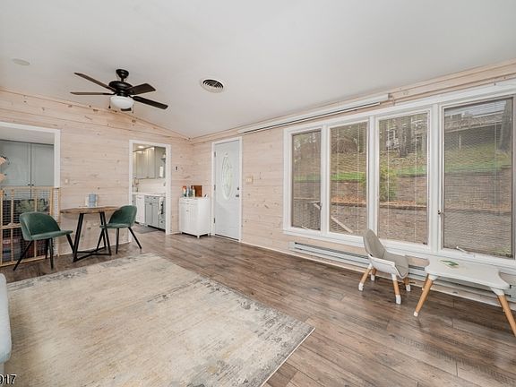 5th image of 12 Timbercroft Rd