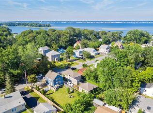 68 Eton Ave, Warwick, RI 02889