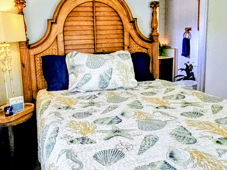 May Special: Move in by May 4th and pay only $950 for the duration of your lease.