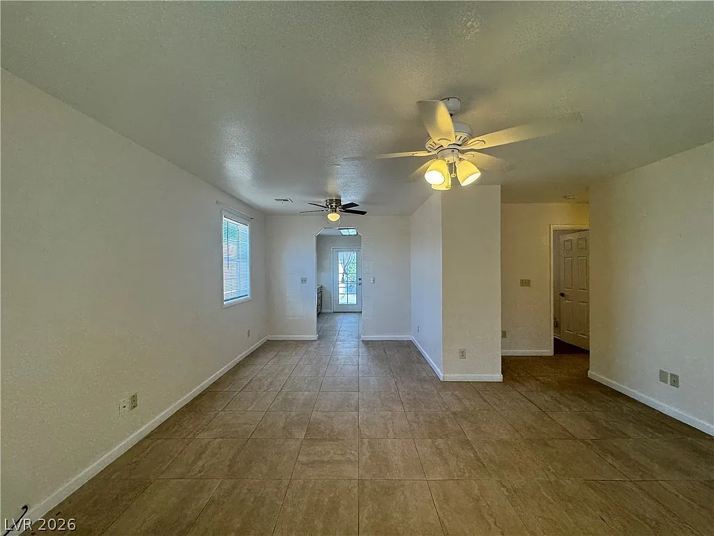2 bed, 1912 sqft, $1,150 — Photo 3