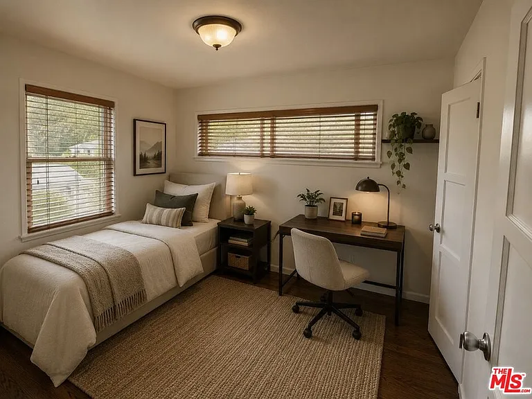 2115 Ocean Park Blvd #4 — Photo 11