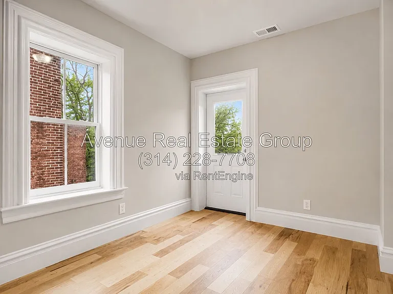 2329 Hickory St — Photo 12