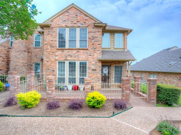 1215 Woodland Park Dr, Hurst, TX 76053