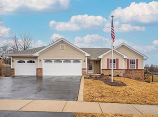 303 Prairie Hill Pkwy, Winnebago, IL 61088