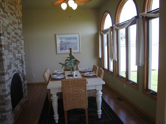 4th image of 287 Highpoint Cir N