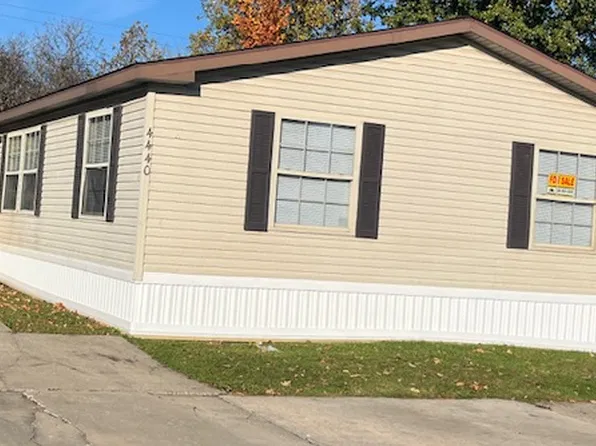 4440 Rainbow Ln #55, Flint, MI 48507