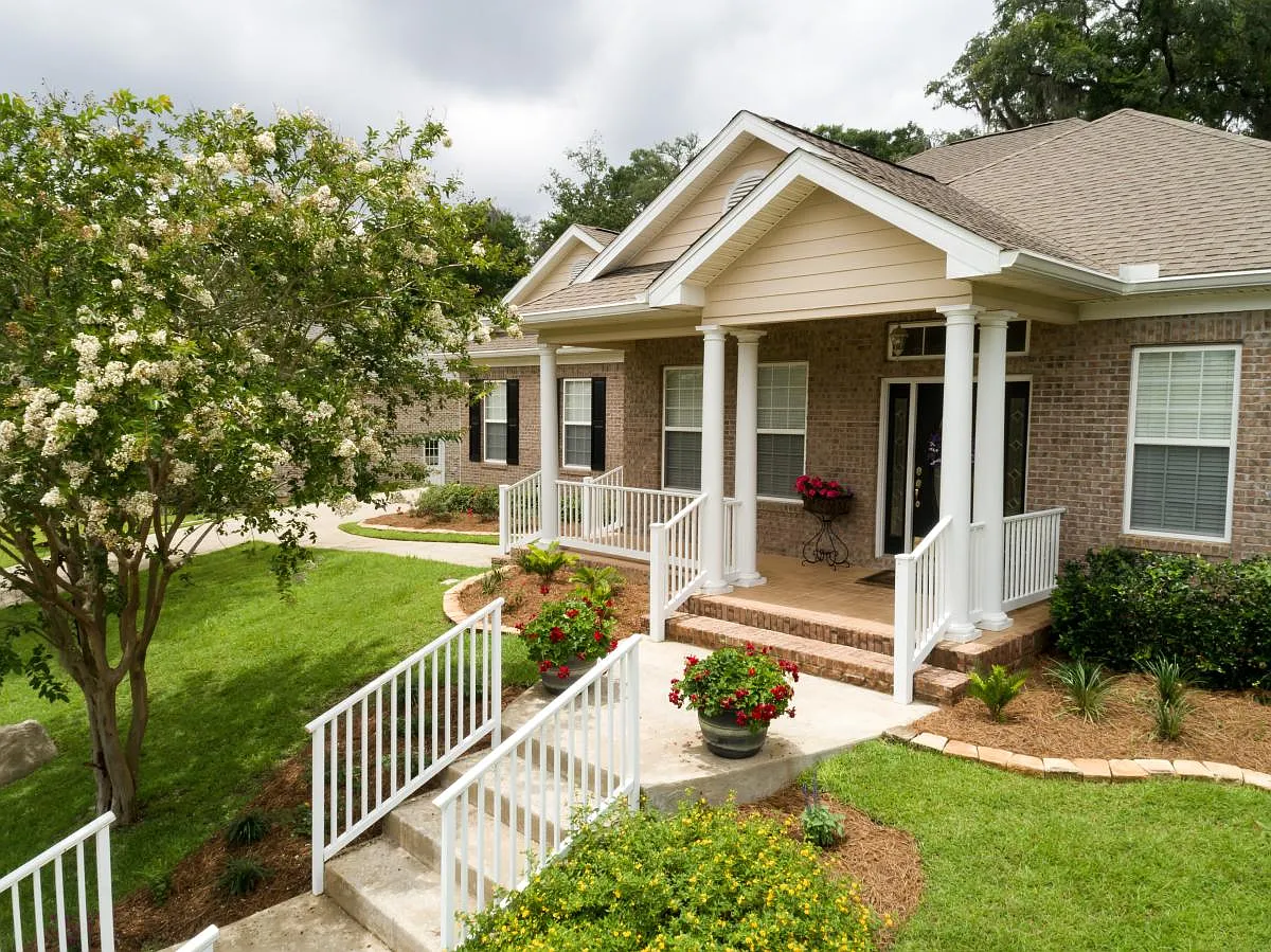 4 bed, 2751 sqft, $2,700 — Photo 1