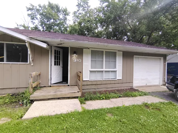910 Holiday Dr, Danville, IL 61832