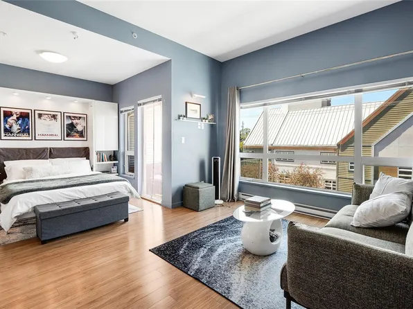 785 Tyee Rd #403, Victoria, BC V9A 7R5