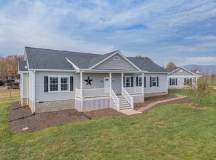 3084 Retreat Rd, Boones Mill, VA 24065