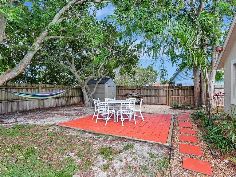 13805 Sheffield St — Photo 31